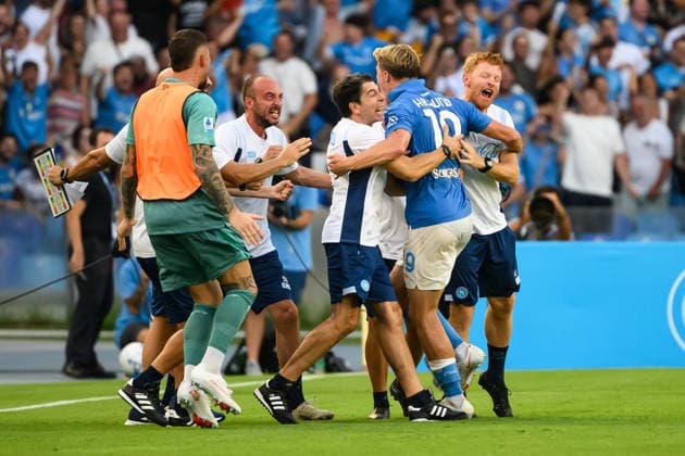 Rasmus Hojlund of SSC Napoli celebrates with team mates after scoring the goal of 1-1 during the Serie A 2025 2026 football match between SSC Napoli and Como 1907 at Diego Armando Maradona stadium in Naples (Italy), August 30, 2026. AndreaxStaccioli