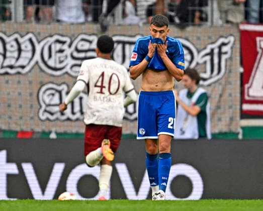 30.08.2026, Fussball Bundesliga 2026 2027, 1.Spieltag, FC Augsburg - FC Schalke 04, in der WWK-Arena Augsburg, Dejan Ljubicic (Schalke) ist enttäuscht. ***DFL and DFB regulations prohibit any use of photographs as image sequences and or quasi-video.*** *** August 30, 2026, 2026–2027 Bundesliga, Matchday 1, FC Augsburg vs. FC Schalke 04, at the WWK Arena in Augsburg, Dejan Ljubicic: Schalke is disappointed ***DFL and DFB regulations prohibit any use of photographs as image sequences and or quasi-video***