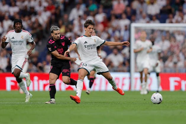 RECORD DATE NOT STATED Arda Guler (Real Madrid CF) controls the ball under pressure during the LaLiga EA Sports match between Real Madrid CF and Malaga CF at Estadio Santiago BernabÃ u on August 30, 2026 in Madrid, Spain. (Photo by Manu Reino DeFodi Images) -