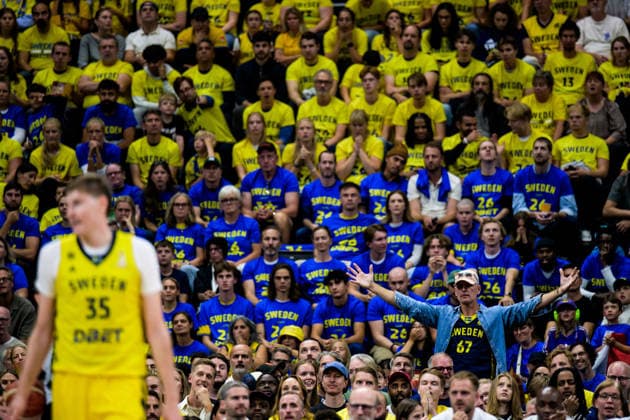 260830 Fans of Sweden during the FIBA World Cup Qualifier basketball game between Sweden and France on August 30, 2026 in Stockholm. Photo: Joel Marklund BILDBYRAN kod JM JM0848 bbeng basket basketball vm-kval fiba world cup qualifiers sverige sweden frankrike france publik Copyright: JOELxMARKLUND BB260830JM082
