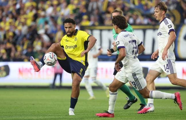 Union s Adem Zorgane fights for the ball during a soccer match between Union Saint-Gilloise and RSC Anderlecht, Sunday 30 August 2026 in Brussels, on day 4 of the 2026-2027 Jupiler Pro League first division of the Belgian championship. VIRGINIExLEFOUR  x184767106x