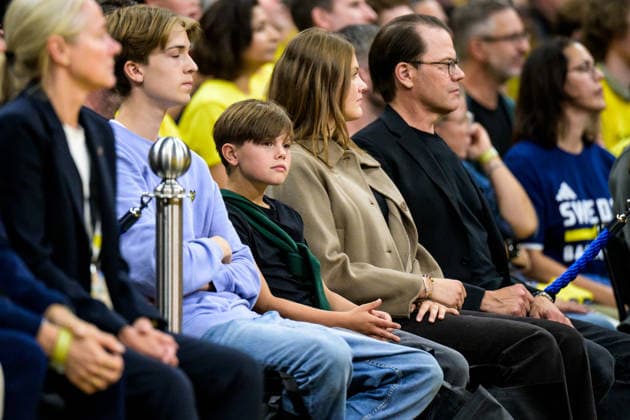 260830 Prince Oscar of Sweden, princess Estelle of Sweden and Prince Daniel of Sweden in the stands during the FIBA World Cup Qualifier basketball game between Sweden and France on August 30, 2026 in Stockholm. Photo: Joel Marklund BILDBYRAN kod JM JM0848 bbeng basket basketball vm-kval fiba world cup qualifiers sverige sweden frankrike france Copyright: JOELxMARKLUND BB260830JM090