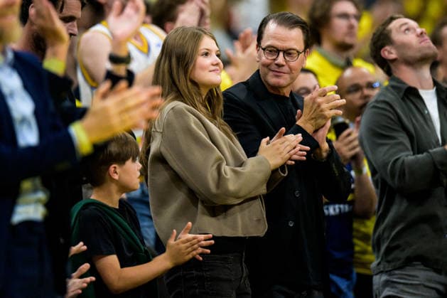 260830 Prince Oscar of Sweden, princess Estelle of Sweden and Prince Daniel of Sweden in the stands during the FIBA World Cup Qualifier basketball game between Sweden and France on August 30, 2026 in Stockholm. Photo: Joel Marklund BILDBYRAN kod JM JM0848 bbeng basket basketball vm-kval fiba world cup qualifiers sverige sweden frankrike france Copyright: JOELxMARKLUND BB260830JM093