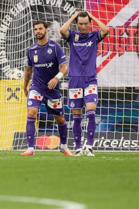 Salzburg, Österreich 30. August 2026: ADMIRAL Bundesliga - 2026 2027 - Sp. 5 - FC Red Bull Salzburg gegen FK Austria Wien Im Bild: Tor, 1:0 durch ein Eigentor von Kang-Hee Lee (FAK) gestikuliert auf dem Spielfeld. Red Bull Arena Copyright: xFotostandx xWassmuthx