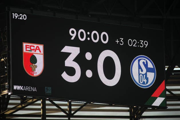 Fussball, Herren, Saison 2026 2027, FC Augsburg - FC Schalke 04, Bundesliga, WWK Arena Endstand 3:0 auf der Anzeigetafel DFL DFB regulations prohibit any use of photographs as image sequences and or quasi-video *** Soccer, Men s, 2026–2027 Season, FC Augsburg vs. FC Schalke 04, Bundesliga, WWK Arena. Final score: 3–0 on the scoreboard. DFL and DFB regulations prohibit any use of photographs as image sequences and or quasi-video.