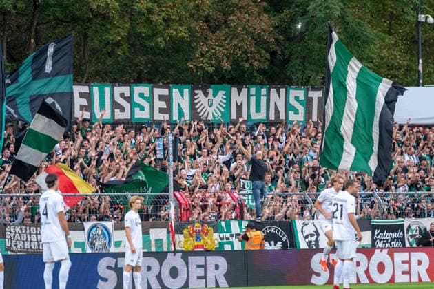 Die Muensteraner Fans machen Stimmung. FC Viktoria Koeln vs. SC Preussen Muenster, Fussball, 3. Liga, 03. Spieltag, Saison 2026 2027, 30.08.2026 DFL DFB Regulations prohibit any use of Photographs as image sequences and or Quasivideo FC Viktoria Koeln vs. SC Preussen Muenster, Fussball, 3. Liga, 03. Spieltag, Saison 2026 2027, 30.08.2026 Koeln Copyright: xEibner-Pressefoto ThomasxHaeslerx EP_THR