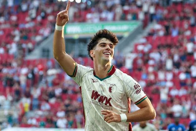 Freude, Jubel bei Rodrigo Ribeiro 9 (FC Augsburg) nach seinem Tor zum 3:0, FC Augsburg vs. FC Schalke 04, Fussball, Maenner, Bundesliga, Saison 2026 2027, Hinrunde, 1. Spieltag, 30.08.2026 DFB regulations prohibit any use of photographs as image sequences and or quasi-video Augsburg Bayern Deutschland *** Joy and celebration from Rodrigo Ribeiro 9 of FC Augsburg after his goal to make it 3–0, FC Augsburg vs. FC Schalke 04, soccer, men s, Bundesliga, 2026–2027 season, First Half of the Season, Matchday 1, August 30, 2026. DFB regulations prohibit any use of photographs as image sequences and or quasi-video. Augsburg, Bavaria, Germany Copyright: xkolbert-press MartinxAgüerax