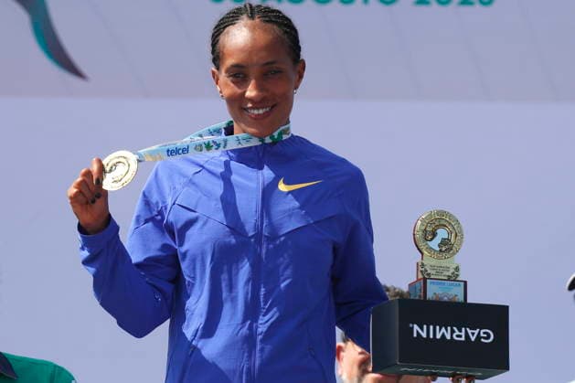 43rd edition of the Mexico City Marathon Ethiopian Kasegn Alemtsehay Asefa poses with the first-place medal in the women s category during the awards ceremony for the 43rd edition of the Mexico City Marathon 2026 in Mexico City, Mexico, 30 August 2026. Ciudad de México (es-ES) Mexico  Copyright: xISAACxESQUIVELx