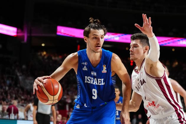 August 30, 2026, Riga, Latvija: ROBERTS BLUMBERGS (R) of Latvia vies with ROMAN SORKIN of Israel during the FIBA Basketball World Cup 2027 European Qualifiers Second Round Ã‚Â· Group K match between Latvia and Israel at Xiaomi Arena, in Riga, Latvia, August 30, 2026. FIBA Basketball World Cup 2027 European Qualifiers Second Round Ã‚Â· Group K Match Between Latvia And Israel  - ZUMAp305 20260830_zip_p305_036 Copyright: xEdijsxPalensx