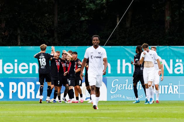 KOELN, GERMANY - AUGUST 30, 2026: FC Viktoria Köln celebrating the goal of David Otto (FC Viktoria Köln, 10) during the 3rd division match on gameday 3 between Viktoria Koeln vs. Preußen Muenster at the Sportpark Hoehenberg on August 30, 2026 in Koeln, Germany. DFL REGULATIONS PROHIBIT ANY USE OF PHOTOGRAPHS AS IMAGE SEQUENCES AND OR QUASI-VIDEO. Nordrhein-Westfalen Germany Copyright: xLeahxKohringx