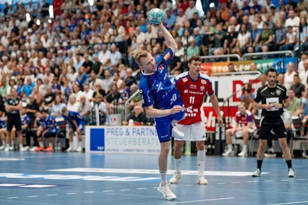 Sascha Pfattheicher (HBW Balingen Weilstetten, 30)gewohnt sicher beim 7 Meter, HBW Balingen Weilstetten vs. Handball Club Hamburg, GER, Opel 1. Handball Bundesliga, Meisterschaft, Spieltag 1, Saison 2026 2027, 30.08..2026, Eibner-Pressefoto Andreas Ulmer BW Balingen Weilstetten vs. Handball Club Hamburg, GER, Opel 1. Handball Bundesliga, Meisterschaft, Spieltag 1, Saison 2026 2027, 30.08..2026, Balingen Copyright: xEibner-Pressefoto AndreasxUlmerx EP_AUR
