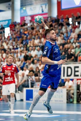 Elias Fuegel (HBW Balingen Weilstetten, 24), am Kreis, HBW Balingen Weilstetten vs. Handball Club Hamburg, GER, Opel 1. Handball Bundesliga, Meisterschaft, Spieltag 1, Saison 2026 2027, 30.08..2026, Eibner-Pressefoto Andreas Ulmer BW Balingen Weilstetten vs. Handball Club Hamburg, GER, Opel 1. Handball Bundesliga, Meisterschaft, Spieltag 1, Saison 2026 2027, 30.08..2026, Balingen Copyright: xEibner-Pressefoto AndreasxUlmerx EP_AUR