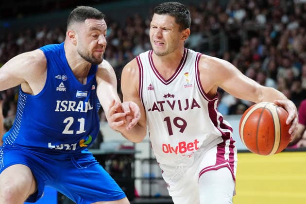 August 30, 2026, Riga, Latvija: RIHARDS LOMAZS (R) of Latvia vies with NETANEL ARTZI of Israel during the FIBA Basketball World Cup 2027 European Qualifiers Second Round Ã‚Â· Group K match between Latvia and Israel at Xiaomi Arena, in Riga, Latvia, August 30, 2026 Riga Latvija - ZUMAp305 20260830_zip_p305_029 Copyright: xEdijsxPalensx