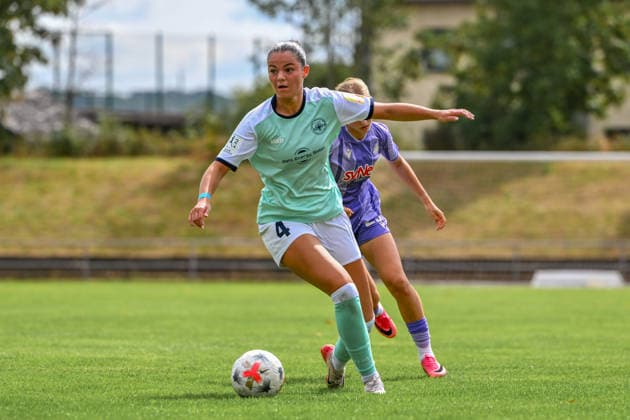 30.08.2026, Fußball, 2. Frauen-Bundesliga, 2026 2027, 4. Spieltag, SG 99 Andernach - TSG Hoffenheim U20 Laureta Crnaveri (4 Andernach) mit dem Ball im Mittelfeld. *** August 30, 2026, Soccer, Women s Bundesliga 2, 2026–2027, Matchday 4, SG 99 Andernach vs. TSG Hoffenheim U20, Laureta Crnaveri 4, Andernach with the ball in midfield