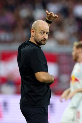 SOCCER - BL, RBS vs A.Wien SALZBURG,AUSTRIA,30.AUG.26 - SOCCER - ADMIRAL Bundesliga, Red Bull Salzburg vs FK Austria Wien. Image shows head coach Stephan Helm (A.Wien).  GEPAxpictures xMathiasxMandl
