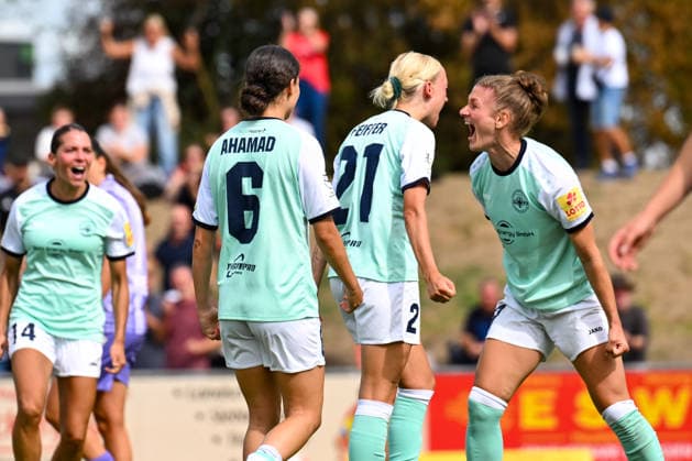 30.08.2026, Fußball, 2. Frauen-Bundesliga, 2026 2027, 4. Spieltag, SG 99 Andernach - TSG Hoffenheim U20 Carolin Schraa (links) und Isabel Pfeiffer (21 Andernach) schreien ihre Freude raus. Auch Teamkollegin Narjiss Ahamad und Mia Trombin (14) freuen sich. *** August 30, 2026, Soccer, Women s Bundesliga 2, 2026–2027, Matchday 4, SG 99 Andernach vs. TSG Hoffenheim U20: Carolin Schraa (left) and Isabel Pfeiffer (No. 21) from Andernach shout with joy. Teammates Narjiss Ahamad and Mia Trombin (No. 14) are also celebrating.