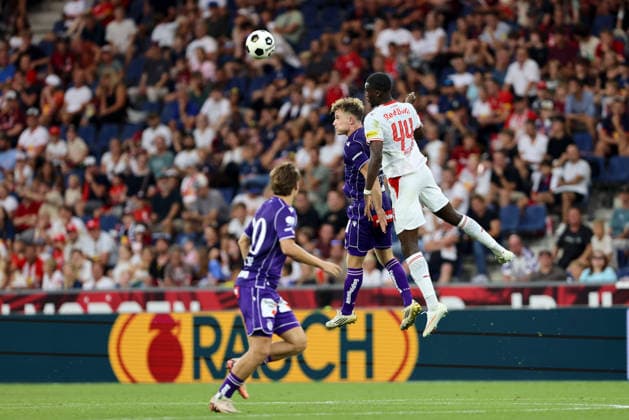 SOCCER - BL, RBS vs A.Wien SALZBURG,AUSTRIA,30.AUG.26 - SOCCER - ADMIRAL Bundesliga, Red Bull Salzburg vs FK Austria Wien. Image shows Johannes Eggestein (A.Wien) and Kevin Boma (RBS).  GEPAxpictures xMathiasxMandl