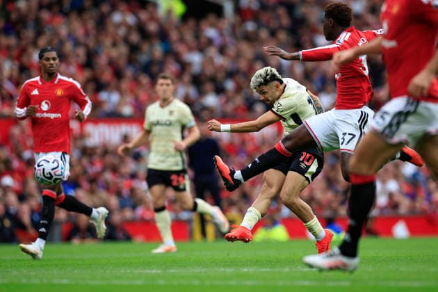 Manchester United, ManU v Ipswich Town, Premier League Julio Enciso (10) of Ipswich Town has a shot on goal during the Premier League match between Manchester United and Ipswich Town at Old Trafford, Manchester, UK on 30 August 2026. Manchester Old Trafford Greater Manchester UK Editorial use only DataCo restrictions apply See www.football-dataco.com , Copyright: xConorxMolloyx PSI-24777-0096