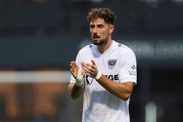 Lucas Zeller (SC Preussen Muenster) gestikuliert, Gestik waehrend des Spiels der 3. Liga zwischen Viktoria Koeln und Preussen Muenster, Sportpark Hoehenberg am 30. August 2026 in Koeln, Deutschland. (Foto von Oliver Kaelke DeFodi Images) +++ Lucas Zeller (SC Preussen Muenster) gestures during the 3. Liga match between Viktoria Koeln and Preussen Muenster at Sportpark Hoehenberg on August 30, 2026 in Cologne, Germany. (Photo by Oliver Kaelke DeFodi Images) DFB DFL REGULATIONS PROHIBIT ANY USE OF PHOTOGRAPHS AS IMAGE SEQUENCES AND OR QUASI-VIDEO. (Photo by Oliver Kaelke DeFodi Images) -