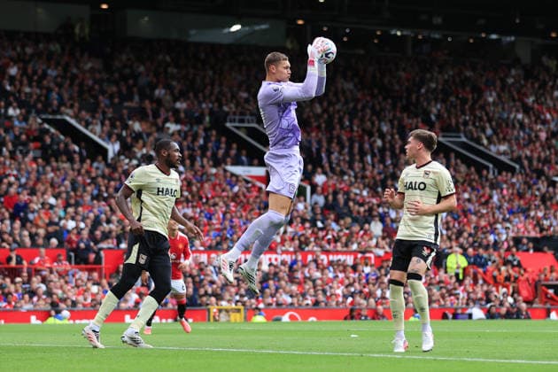 Football - Premier League - Manchester United, ManU v Ipswich Town 30th August 2026 - Premier League - Manchester United v Ipswich Town - Ipswich Town goalkeeper Kjell Scherpen catches the ball - Photo: Simon Stacpoole Offside. Manchester UK Copyright: xSimonxStacpoolexOffside