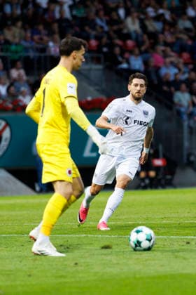 KOELN, GERMANY - AUGUST 30, 2026: Felix Higl (Preußen Münster, 33) during the 3rd division match on gameday 3 between Viktoria Koeln vs. Preußen Muenster at the Sportpark Hoehenberg on August 30, 2026 in Koeln, Germany. DFL REGULATIONS PROHIBIT ANY USE OF PHOTOGRAPHS AS IMAGE SEQUENCES AND OR QUASI-VIDEO. Nordrhein-Westfalen Germany Copyright: xLeahxKohringx