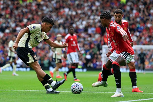 Manchester United, ManU v Ipswich Town, Premier League Marcelino Nunez (32) of Ipswich Town clears the ball during the Premier League match between Manchester United and Ipswich Town at Old Trafford, Manchester, UK on 30 August 2026. Manchester Old Trafford Greater Manchester UK Editorial use only DataCo restrictions apply See www.football-dataco.com , Copyright: xConorxMolloyx PSI-24777-0109