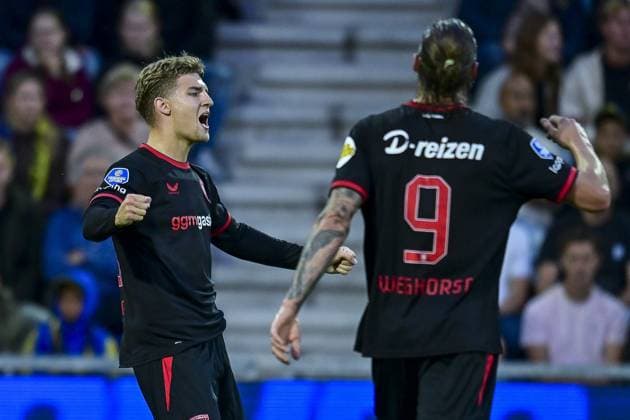 LEEUWARDEN , 30-08-2026 , Kooi Stadium , season 2026 2027 , Dutch Eredivisie football , match between SC Cambuur and FC Twente , picture shows goal celebration FC Twente player Ruud Nijstad after 0-1 with FC Twente player Wout Weghorst Cambuur - Twente  x206259268x Copyright: