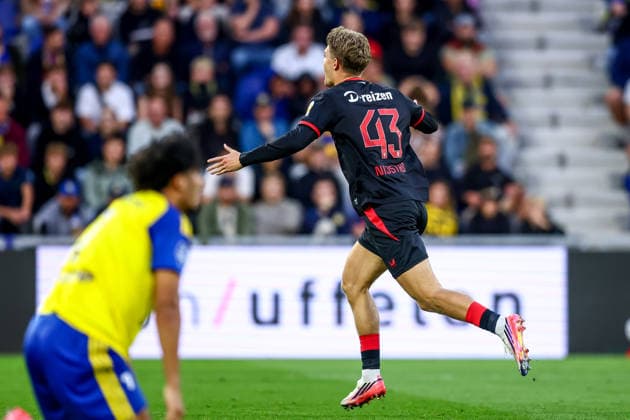 2026-08-30 SC Cambuur v FC Twente - Dutch Eredivisie LEEUWARDEN, NETHERLANDS - AUGUST 30: Ruud Nijstad of FC Twente celebrates after scoring his sides first goal during the Dutch Eredivisie match between SC Cambuur and FC Twente at Kooi Stadion on August 30, 2026 in Leeuwarden, Netherlands. Leeuwarden Kooi Stadion Netherlands Content not available for redistribution in The Netherlands directly or indirectly through any third parties. Copyright: xPieterxvanxderxWoudex