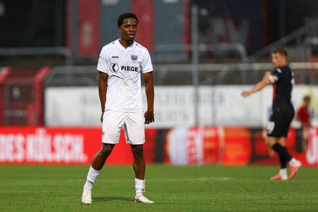 Wesley Adeh (SC Preussen Muenster) schaut waehrend des Spiels der 3. Liga zwischen Viktoria Koeln und Preussen Muenster, Sportpark Hoehenberg am 30. August 2026 in Koeln, Deutschland. (Foto von Oliver Kaelke DeFodi Images) +++ Wesley Adeh (SC Preussen Muenster) looks on during the 3. Liga match between Viktoria Koeln and Preussen Muenster at Sportpark Hoehenberg on August 30, 2026 in Cologne, Germany. (Photo by Oliver Kaelke DeFodi Images) DFB DFL REGULATIONS PROHIBIT ANY USE OF PHOTOGRAPHS AS IMAGE SEQUENCES AND OR QUASI-VIDEO. (Photo by Oliver Kaelke DeFodi Images) -