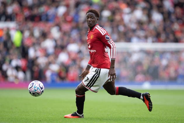 MANCHESTER, ENGLAND, AUGUST 30: Manchester United, ManU s Kobbie Mainoo runs with the ball during a 2026 27 Premier League match between Manchester United and Ipswich Town at Old Trafford in Manchester, England. (Richard Callis ) Richard Callis Fotoarena (Richard Callis SPP) Copyright: xRichardxCallisx xSPPx spp-en-RiCa-3007327