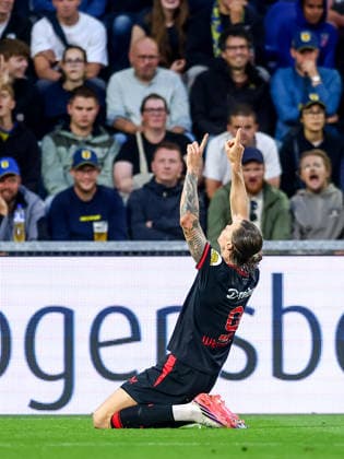 2026-08-30 SC Cambuur v FC Twente - Dutch Eredivisie LEEUWARDEN, NETHERLANDS - AUGUST 30: Wout Weghorst of FC Twente celebrates after scoring his sides second goal during the Dutch Eredivisie match between SC Cambuur and FC Twente at Kooi Stadion on August 30, 2026 in Leeuwarden, Netherlands. Leeuwarden Kooi Stadion Netherlands Content not available for redistribution in The Netherlands directly or indirectly through any third parties. Copyright: xPieterxvanxderxWoudex