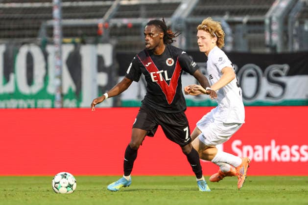 Yannick Aime Tonye (FC Viktoria Koeln) und Niklas Varelmann (SC Preussen Muenster) im Zweikampf waehrend des Spiels der 3. Liga zwischen Viktoria Koeln und Preussen Muenster, Sportpark Hoehenberg am 30. August 2026 in Koeln, Deutschland. (Foto von Oliver Kaelke DeFodi Images) +++ Yannick Aime Tonye (FC Viktoria Koeln) und Niklas Varelmann (SC Preussen Muenster) battle for the ball during the 3. Liga match between Viktoria Koeln and Preussen Muenster at Sportpark Hoehenberg on August 30, 2026 in Cologne, Germany. (Photo by Oliver Kaelke DeFodi Images) DFB DFL REGULATIONS PROHIBIT ANY USE OF PHOTOGRAPHS AS IMAGE SEQUENCES AND OR QUASI-VIDEO. (Photo by Oliver Kaelke DeFodi Images) -