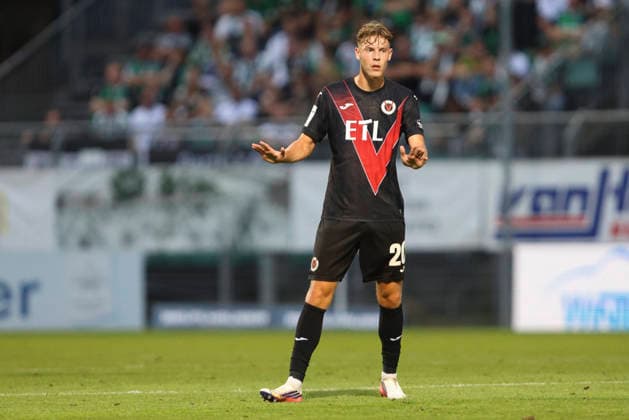 Niklas Swider (FC Viktoria Koeln) gestikuliert, Gestik waehrend des Spiels der 3. Liga zwischen Viktoria Koeln und Preussen Muenster, Sportpark Hoehenberg am 30. August 2026 in Koeln, Deutschland. (Foto von Oliver Kaelke DeFodi Images) +++ Niklas Swider (FC Viktoria Koeln) gestures during the 3. Liga match between Viktoria Koeln and Preussen Muenster at Sportpark Hoehenberg on August 30, 2026 in Cologne, Germany. (Photo by Oliver Kaelke DeFodi Images) DFB DFL REGULATIONS PROHIBIT ANY USE OF PHOTOGRAPHS AS IMAGE SEQUENCES AND OR QUASI-VIDEO. (Photo by Oliver Kaelke DeFodi Images) -