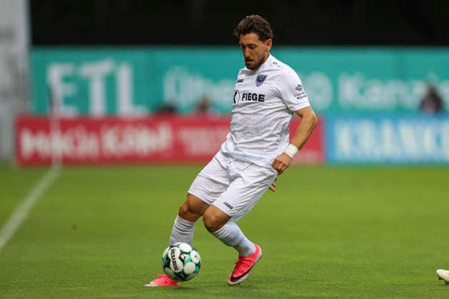 Charalambos Makridis (SC Preussen Muenster) in Aktion, am Ball, Einzelaktion waehrend des Spiels der 3. Liga zwischen Viktoria Koeln und Preussen Muenster, Sportpark Hoehenberg am 30. August 2026 in Koeln, Deutschland. (Foto von Oliver Kaelke DeFodi Images) +++ Charalambos Makridis (SC Preussen Muenster) controls the ball during the 3. Liga match between Viktoria Koeln and Preussen Muenster at Sportpark Hoehenberg on August 30, 2026 in Cologne, Germany. (Photo by Oliver Kaelke DeFodi Images) DFB DFL REGULATIONS PROHIBIT ANY USE OF PHOTOGRAPHS AS IMAGE SEQUENCES AND OR QUASI-VIDEO. (Photo by Oliver Kaelke DeFodi Images) -
