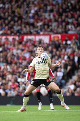 MANCHESTER, ENGLAND, AUGUST 30: Dara O Shea of Ipswich Town controls the ball during a 2026 27 Premier League match between Manchester United, ManU and Ipswich Town at Old Trafford in Manchester, England. (Richard Callis ) Richard Callis Fotoarena (Richard Callis SPP) Copyright: xRichardxCallisx xSPPx spp-en-RiCa-3007361