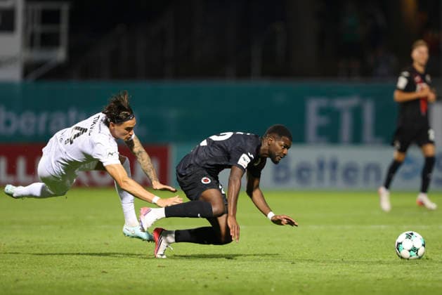 Antonio Tikvic (SC Preussen Muenster) und Verthomy Schilo Boboy (FC Viktoria Koeln) im Zweikampf waehrend des Spiels der 3. Liga zwischen Viktoria Koeln und Preussen Muenster, Sportpark Hoehenberg am 30. August 2026 in Koeln, Deutschland. (Foto von Oliver Kaelke DeFodi Images) +++ Antonio Tikvic (SC Preussen Muenster) und Verthomy Schilo Boboy (FC Viktoria Koeln) battle for the ball during the 3. Liga match between Viktoria Koeln and Preussen Muenster at Sportpark Hoehenberg on August 30, 2026 in Cologne, Germany. (Photo by Oliver Kaelke DeFodi Images) DFB DFL REGULATIONS PROHIBIT ANY USE OF PHOTOGRAPHS AS IMAGE SEQUENCES AND OR QUASI-VIDEO. (Photo by Oliver Kaelke DeFodi Images) -