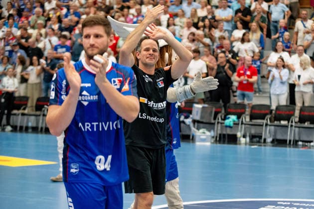 Matthias Flohr, (HBW Balingen Weilstetten, Trainer) feiert, HBW Balingen Weilstetten vs. Handball Club Hamburg, GER, Opel 1. Handball Bundesliga, Meisterschaft, Spieltag 1, Saison 2026 2027, 30.08..2026, Eibner-Pressefoto Andreas Ulmer BW Balingen Weilstetten vs. Handball Club Hamburg, GER, Opel 1. Handball Bundesliga, Meisterschaft, Spieltag 1, Saison 2026 2027, 30.08..2026, Balingen Copyright: xEibner-Pressefoto AndreasxUlmerx EP_AUR