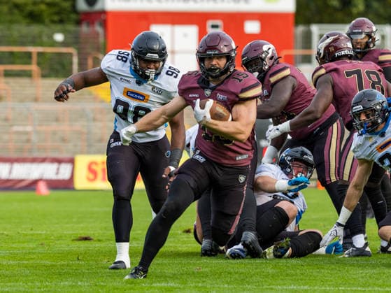 15 Giacomo De Pauli (Running Back) Rhein Fire run with the ball. Rhein Fire vs Alpine Rams, Panthers Wroclawl, American Football League Europe, Semi Final, 2026, 30.08.2026, Duisburg Schauinsland-Reisen-Arena Germany Copyright: xPFA ChristopherxMettkenx