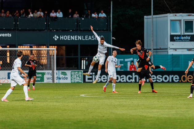 Deutschland: Fußball 3. Liga Männer 2026 - 2027, 3. Spieltag - FC Viktoria Köln vs SC Preußen Münster (Köln): Felix Higl (SC Preußen Münster, 33) Spielaufbau, hoher Ball, holt Bälle im Mittelfeld Copyright: xThiemoxRudolphx