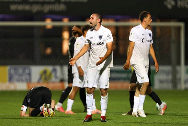 Rico Preissinger (SC Preussen Muenster) gestikuliert, Gestik waehrend des Spiels der 3. Liga zwischen Viktoria Koeln und Preussen Muenster, Sportpark Hoehenberg am 30. August 2026 in Koeln, Deutschland. (Foto von Oliver Kaelke DeFodi Images) +++ Rico Preissinger (SC Preussen Muenster) gestures during the 3. Liga match between Viktoria Koeln and Preussen Muenster at Sportpark Hoehenberg on August 30, 2026 in Cologne, Germany. (Photo by Oliver Kaelke DeFodi Images) DFB DFL REGULATIONS PROHIBIT ANY USE OF PHOTOGRAPHS AS IMAGE SEQUENCES AND OR QUASI-VIDEO. (Photo by Oliver Kaelke DeFodi Images) -