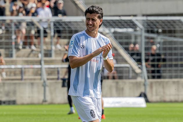 Tunay Deniz (TSV 1860 Muenchen, 36) motivierend vor Beginn der Partie GER, TSV 1860 Muenchen vs. TSV Landsberg 1882, Fussball, Regionalliga Bayern, 6. Spieltag, Saison 2026 2027, 30.08.2026. (DFL DFB REGULATIONS PROHIBIT ANY USE OF PHOTOGRAPHS as IMAGE SEQUENCES and or QUASI-VIDEO). Foto: HMB Media Heike Feiner Copyright: HMBxMedia HeikexFeiner