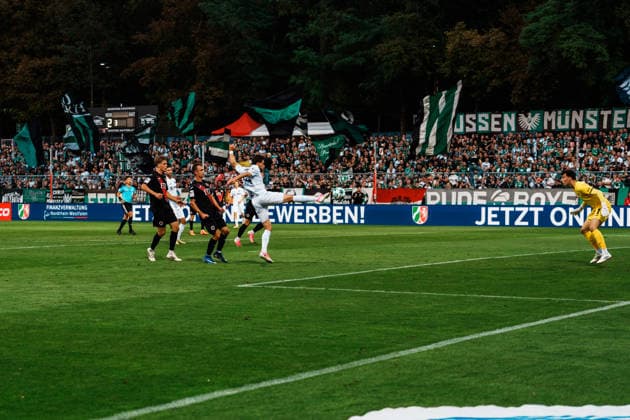 Deutschland: Fußball 3. Liga Männer 2026 - 2027, 3. Spieltag - FC Viktoria Köln vs SC Preußen Münster (Köln): Charalambos Makridis (SC Preußen Münster, 14) Torchance, Versuch, Abseits Copyright: xThiemoxRudolphx