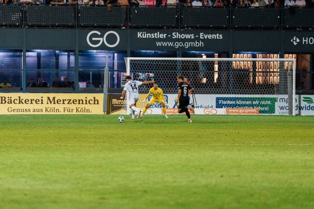 Deutschland: Fußball 3. Liga Männer 2026 - 2027, 3. Spieltag - FC Viktoria Köln vs SC Preußen Münster (Köln): Torchance vergeben, alleine durch, Charalambos Makridis (SC Preußen Münster, 14) Copyright: xThiemoxRudolphx