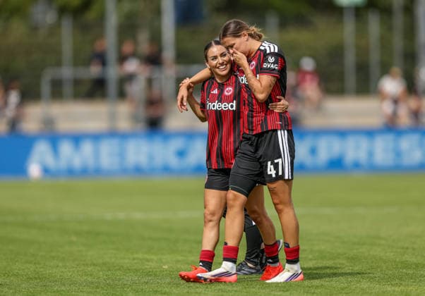 GER, Frankfurt, Eintracht Frankfurt vs 1. FC Nürnberg, Google Pixel Frauen Bundesliga, Fussball, DFB, Spielzeit 2026 2027, Stadion am Brentanobad, 2. Spieltag im Bild: Larissa Mühlhaus (Eintracht Frankfurt Frauen 47), Verletzung, Schmerzen, Emotionen, die Spielerin muss verletzt den Platz verlassen, mit Ereleta Memeti (Eintracht Frankfurt Frauen 7) DFB DFL REGULATIONS PROHIBIT ANY USE OF PHOTOGRAPHS AS IMAGE SEQUENCES AND OR QUASI-VIDEO, 30.08.2026 *** GER, Frankfurt, Eintracht Frankfurt vs. 1. FC Nürnberg, Google Pixel Women s Bundesliga, Soccer, DFB, 2026–2027 Season, Stadion am Brentanobad, Matchday 2 in Pictures: Larissa Mühlhaus, Eintracht Frankfurt Women 47, Injury, pain, emotions; the player has to leave the field injured, with Ereleta Memeti, Eintracht Frankfurt Women 7. DFB and DFL regulations prohibit any use of photographs as image sequences and or quasi-video. August 30, 2026 Copyright: HMBxMedia HendrikxHamelau