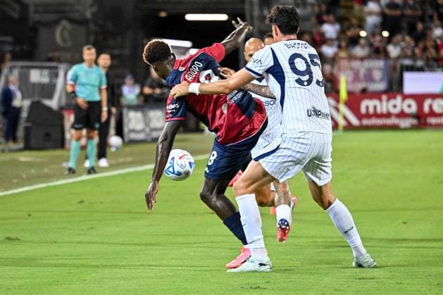 IPA87947028 - Michel Adopo of Cagliari Calcio during the Cagliari Calcio vs. Inter - FC Internazionale Italian Serie A soccer match in Cagliari, Italy, on August 30, 2026  Copyright: xLuigixCanu IPAxSportx xx 87947028
