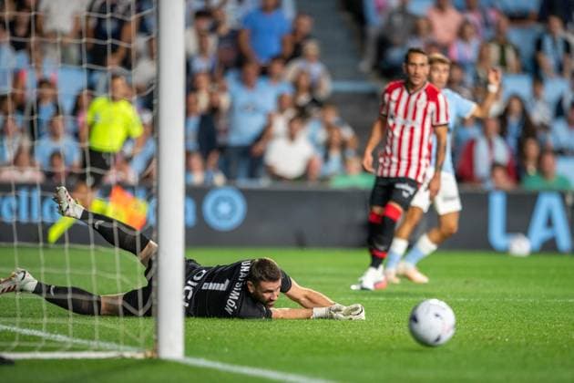 ESP: LaLiga EA Sports RC Celta Vigo v Athletic Club Bilbao Unai Simon of Athletic in action during LaLiga EA Sports match between RC Celta Vigo v Athletic Club Bilbao played at Abanca Balaidos Stadium, Vigo, Pontevedra, on August 30 2026 in Spain Spain Soccer Copyright: xAgenciaxLOFx