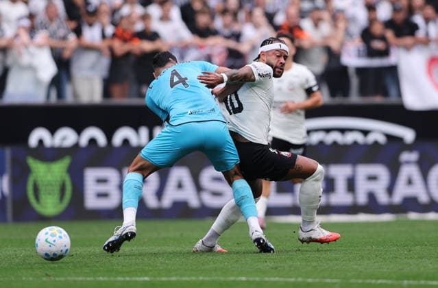 SAO PAULO, BRAZIL - AUGUST 30: Memphis delay Corinthians and. Lucas Veríssimo Santos during a Brasileirao 2026 match between Corinthians and Santos at Neo Quimica Arena in São Paulo, Brazil. (Photo by Alex Silva Sports Press Photo) Copyright: xAlexxSilvaxSportsxPressxPhotox Sportspressphoto_SPR220424