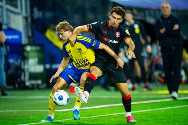 LEEUWARDEN , 30 08-2026 , Kooi Stadium , season 2026 2027 , Dutch Eredivisie football , match between SC Cambuur and FC Twente , picture shows Cambuur player Fabian Kvam FC Twente player Guilherme Peixoto Cambuur - Twente  x206264945x Copyright: