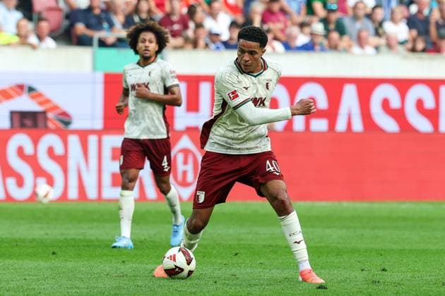 Noahkai Banks 40 (FC Augsburg), FC Augsburg vs. FC Schalke 04, Fussball, 1. Bundesliga, 1. Spieltag, 30.08.2026 DFB regulations prohibit any use of photographs as image sequences and or quasi-video Augsburg Bayern Deutschland *** Noahkai Banks 40 FC Augsburg, FC Augsburg vs. FC Schalke 04, Soccer, Bundesliga 1, Matchday 1, August 30, 2026. DFB regulations prohibit any use of photographs as image sequences and or quasi-video. Augsburg, Bavaria, Germany Copyright: xkolbert-press ChristianxKolbertx