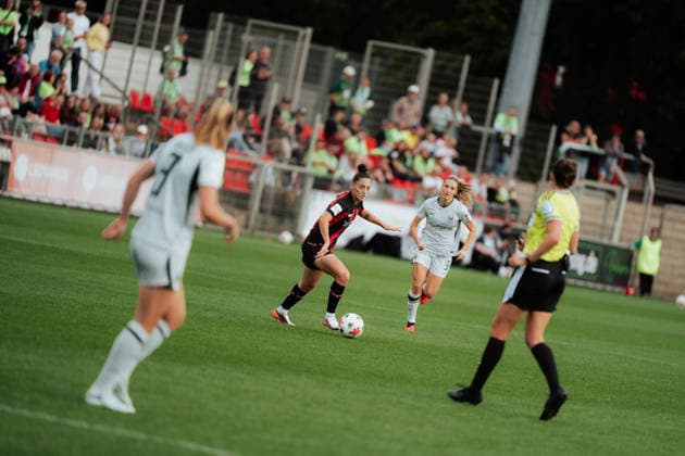 30.08.26, Women, Football, Google Pixel Frauen Bundesliga, Season 2026 2027, Bayer 04 Leverkusen - VfL Wolfsburg, Matchday 2 Lumbardha Misini ( 34 - Bayer 04 Leverkusen) dribbling Leverkusen Ulrich-Haberland-Stadion NRW Deutschland